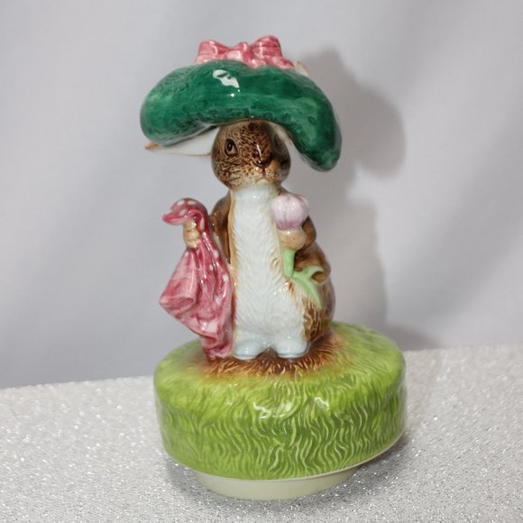 Schmid Accents Vintage Schmid Beatrix Potter Peter Rabbit Mrs Float Bunny Musical Figurine
